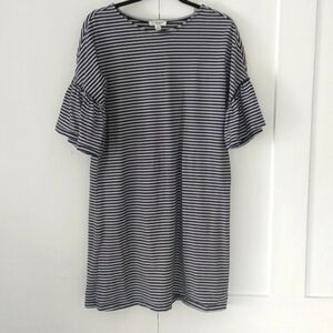 Beachlunchlounge collection 100% cotton dress with flare sleeves.